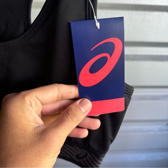 NWT ASICS WOMEN’S CIRCUIT 2 SPORTS BRA BLACK SZ MEDIUM M - Picture 6 of 6